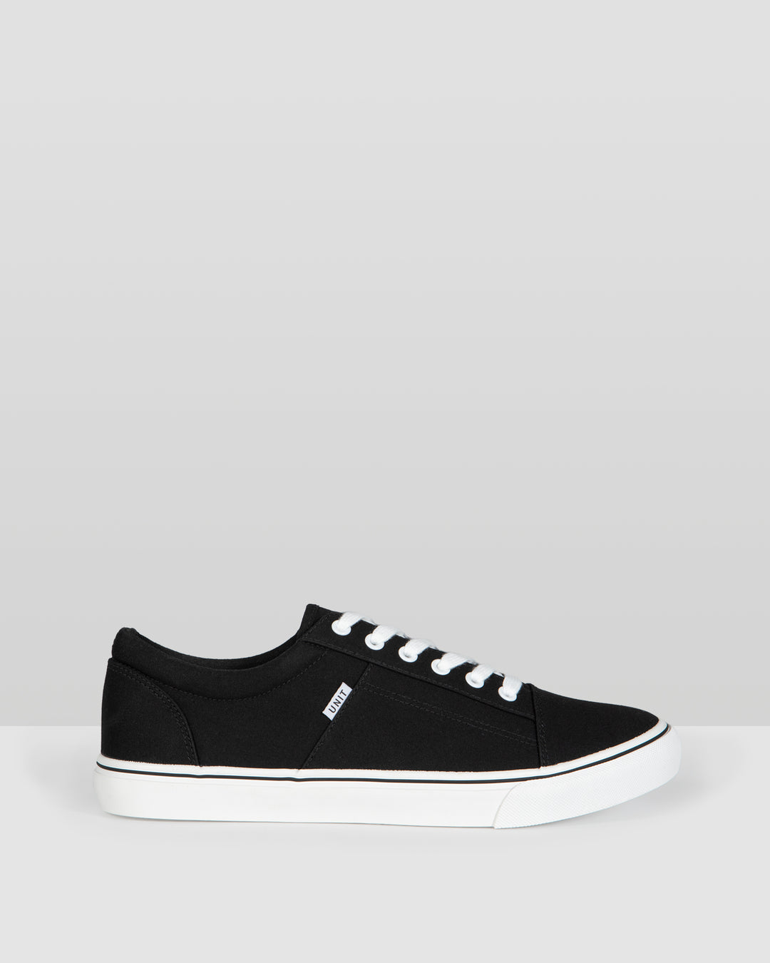 Estate Canvas Shoes Black White