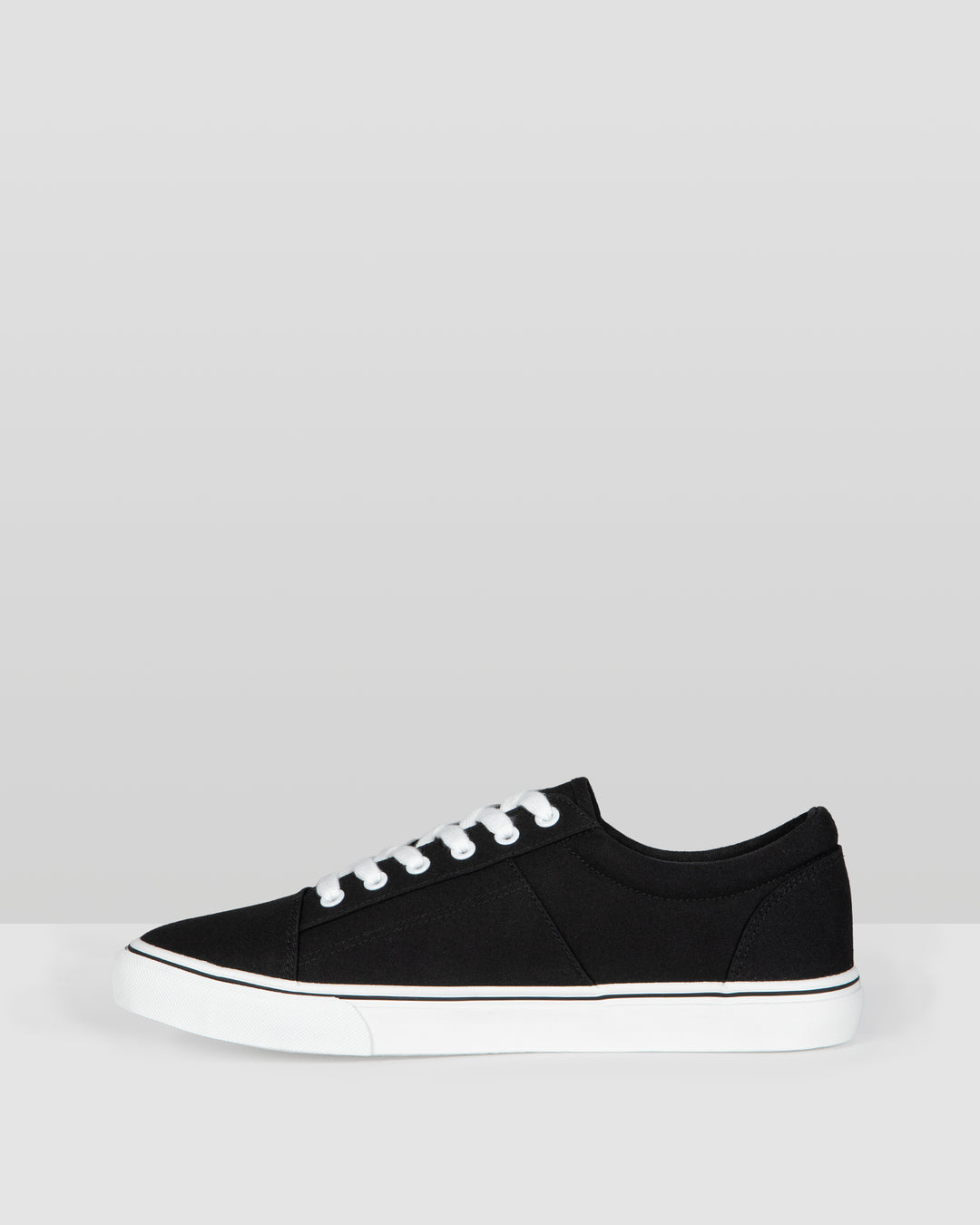 Estate Canvas Shoes Black White