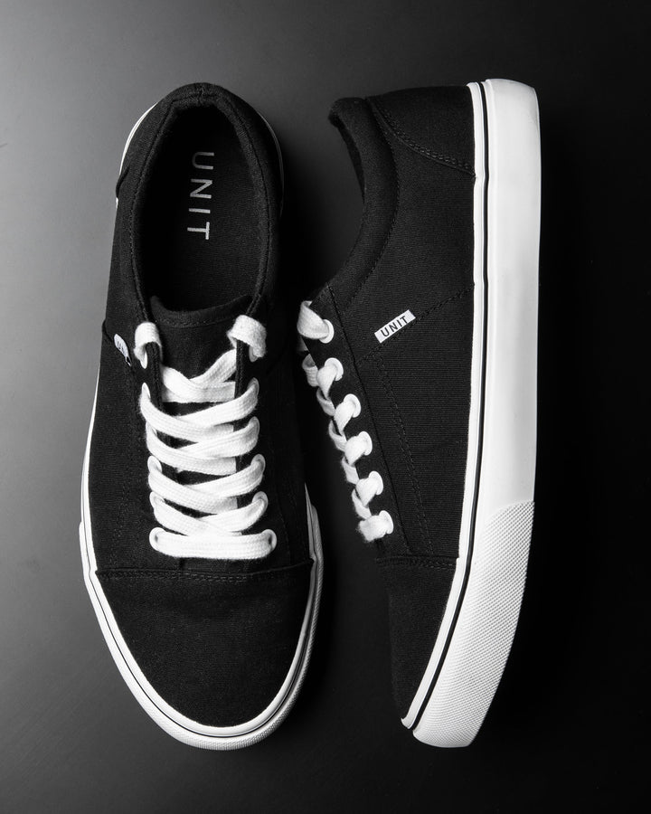 Estate Canvas Shoes Black White